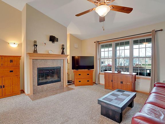4th image of 729 Joshua Ln