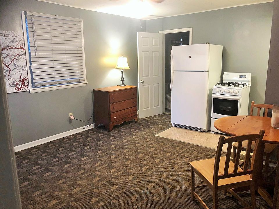 2nd image of 321 S 8th St #2