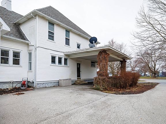 4th image of 128 E Main St