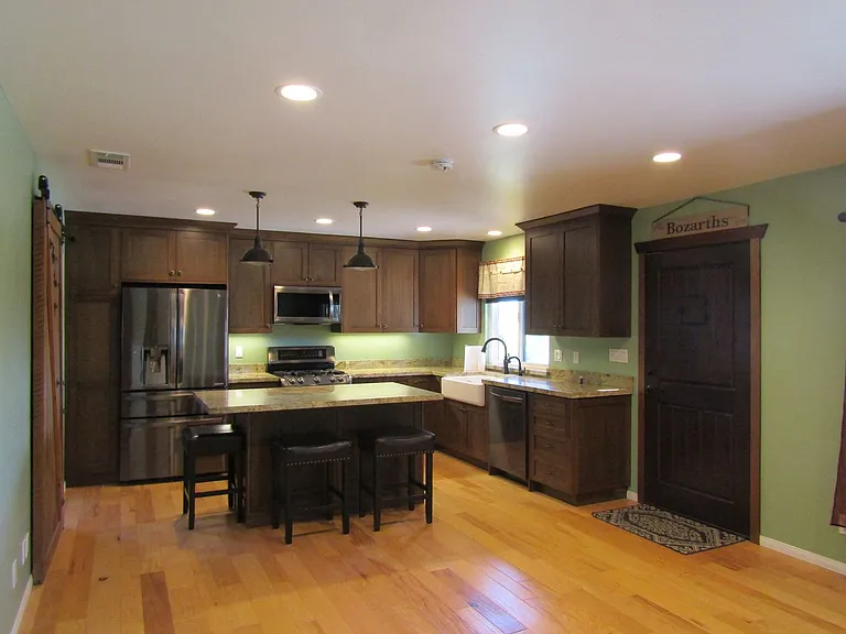 225 Cyclone St — Photo 9