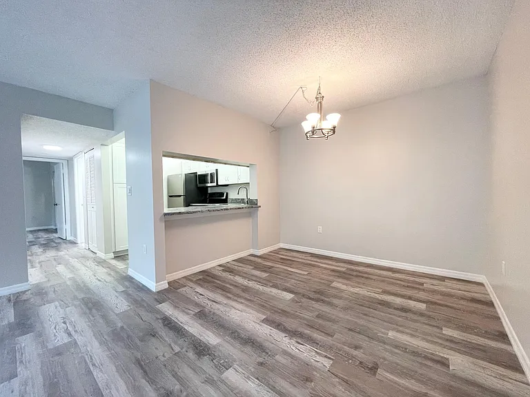 1182 Pine Ridge Cir W — Photo 13