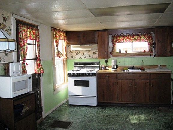4th image of 605 Morris St