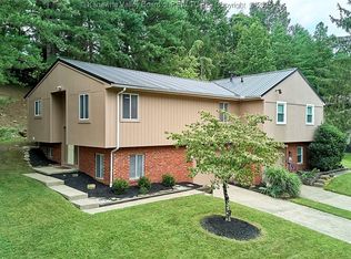 121 Woodbridge Dr, Charleston, WV