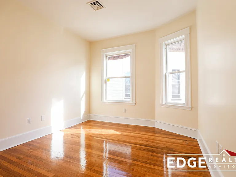 74 Aldie St #1 — Photo 8