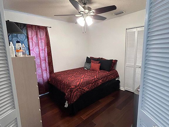 5th image of 4267 Willow Brook Circle