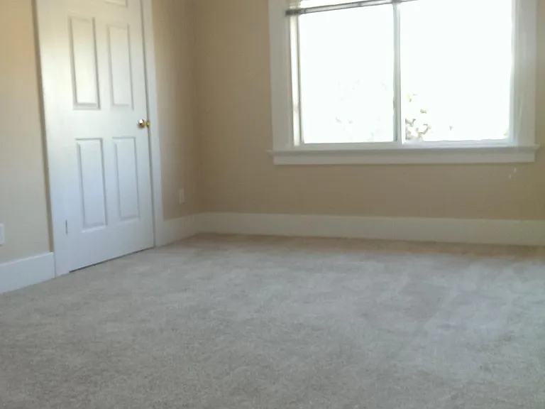 915 Grand Ave — Photo 5