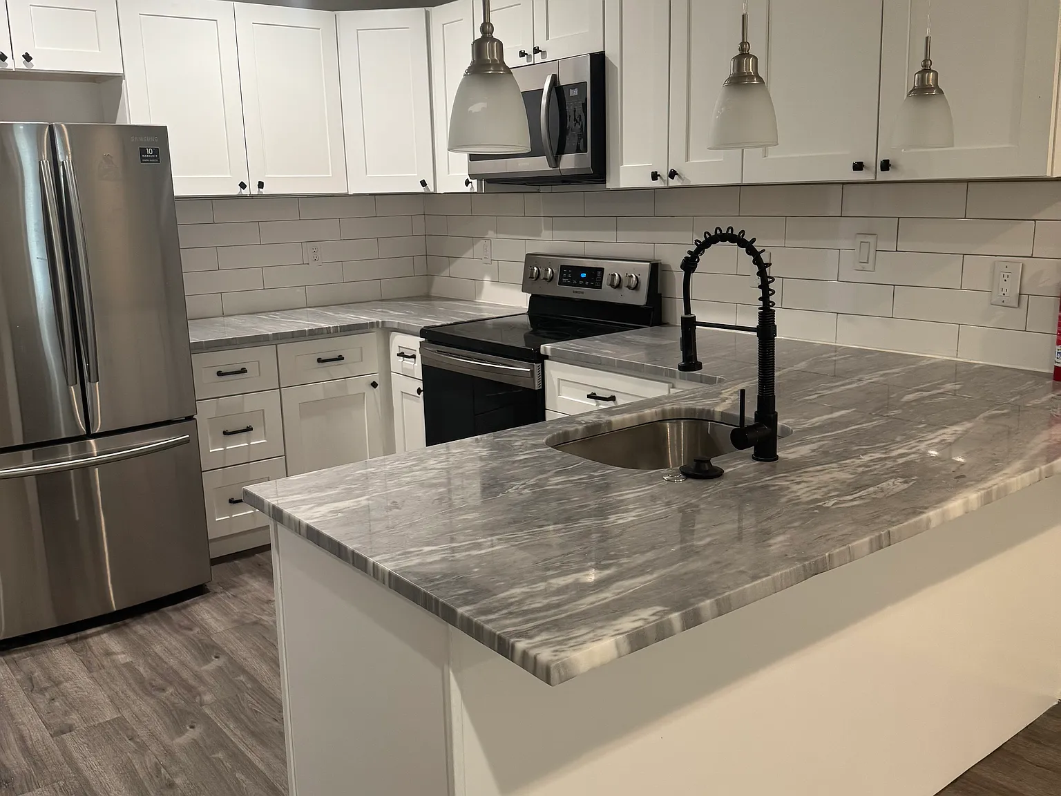 2 bed, 900 sqft, $1,550 — Photo 2