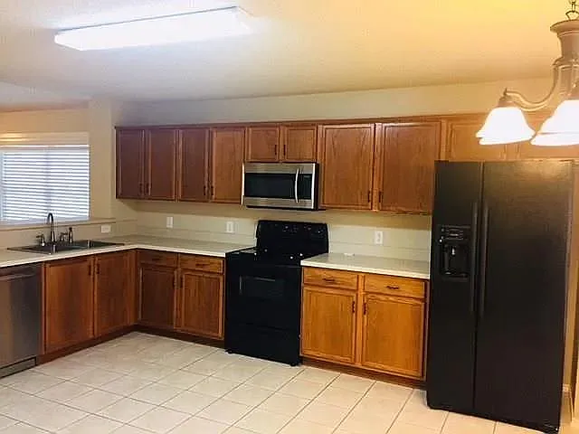 9908 Carter Dr — Photo 3