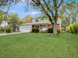 24440 Woodmere Dr, North Olmsted, OH 44070