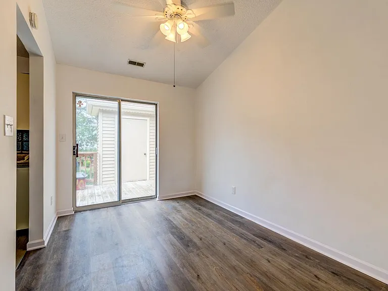 1640 E Swan Cir — Photo 8