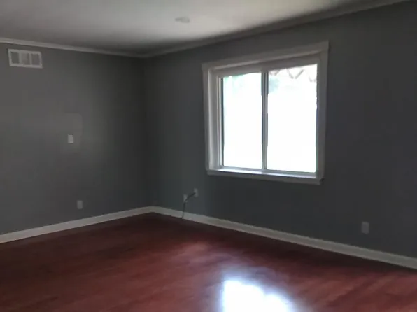 319 Mockingbird Ln, Shreveport, LA 71105
