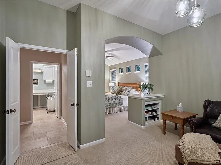 43 S Longsford Cir — Photo 15