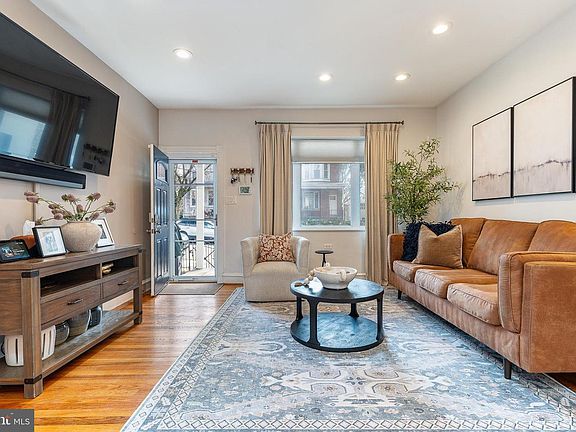 3rd image of 486 Ripka St