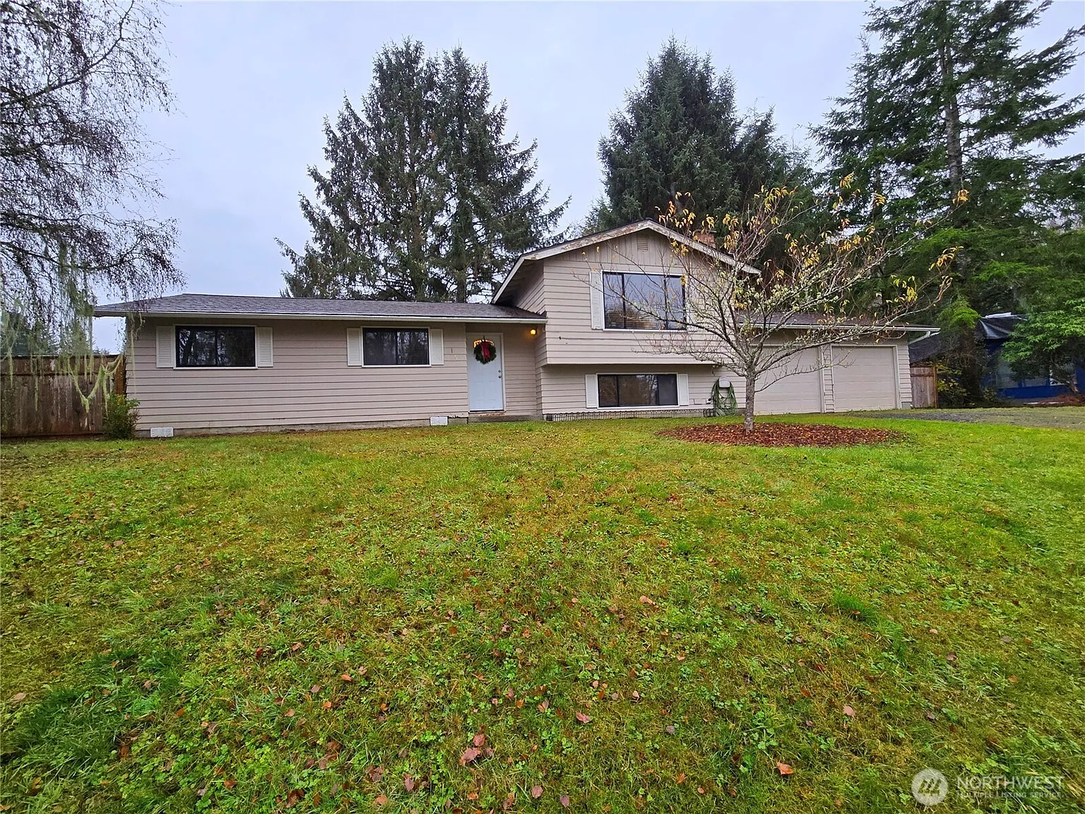 15 E Kellogg Street photo 1