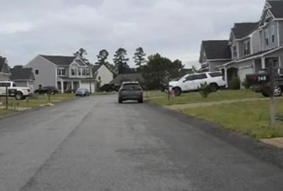 Exterior Neighborhood (street photo)