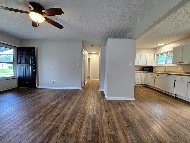4333 Maplegrove Dr — Photo 7