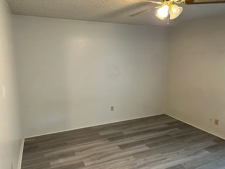 409 N Franklin Ave #A — Photo 12