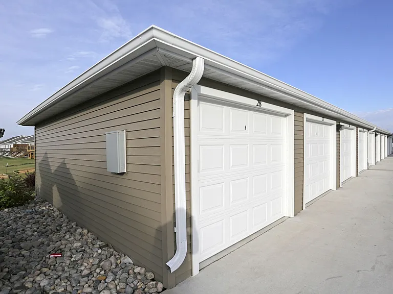 Eaglebrook at Prairie Grove Apartments — Photo 21