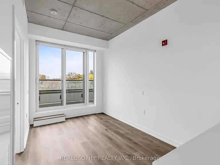 115 Larchmount Ave #504 — Photo 2