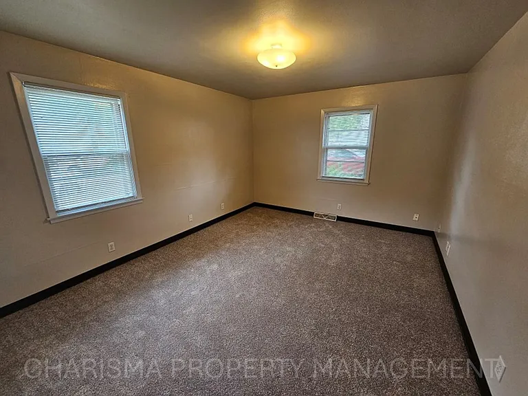 500 W 16th St #6 — Photo 18