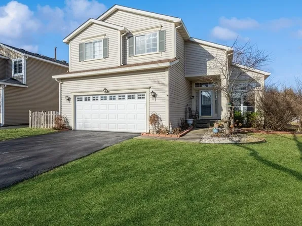 1676 Napa Dr, Gurnee, IL 60031