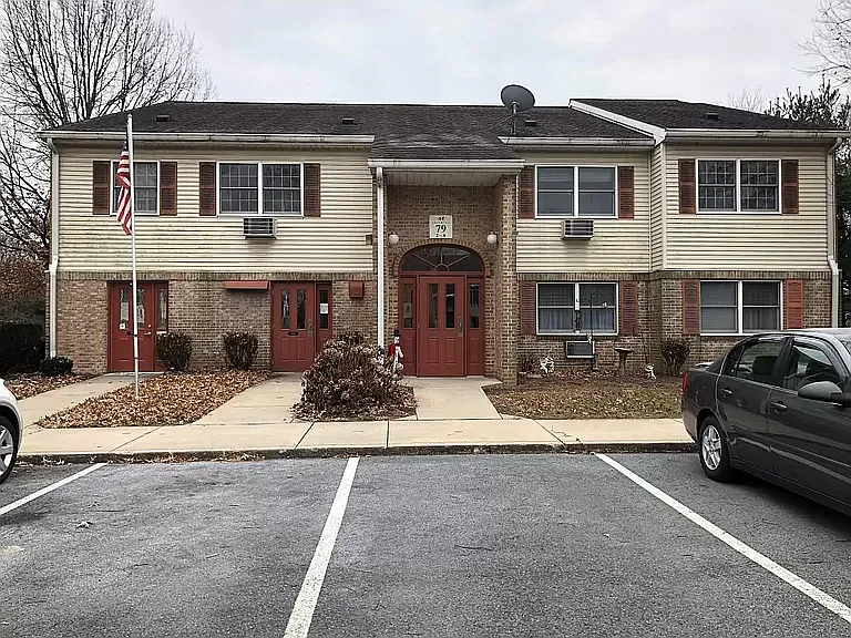 2 bed, 950 sqft, $1,205 — Photo 1