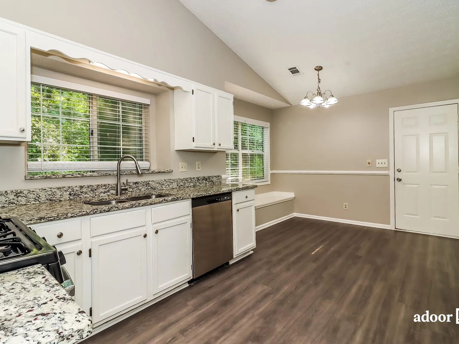 3 bed, 2.0 bath, 1708 sqft, $2,275 — Photo 3