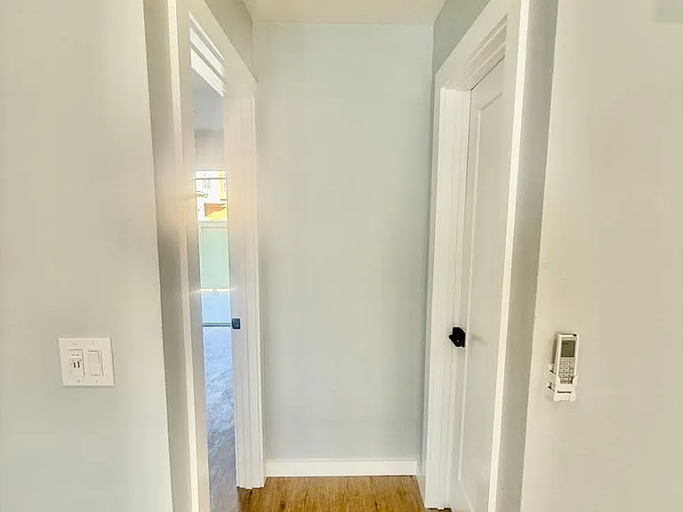Howard & Lexington Apts — Photo 14