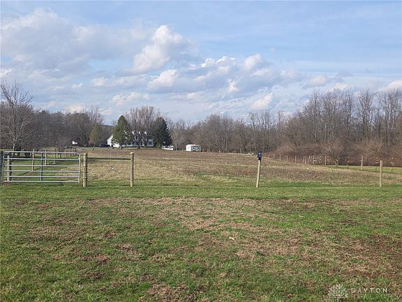 3rd image of 895 Hale Rd