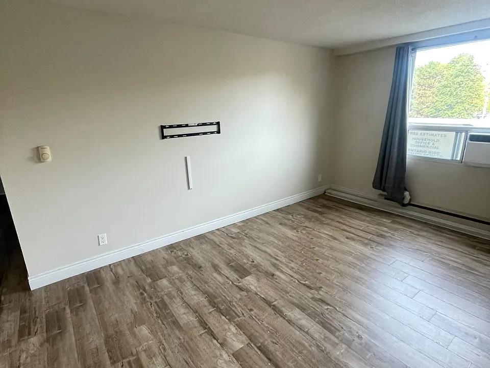 18 Holborn Ct #212