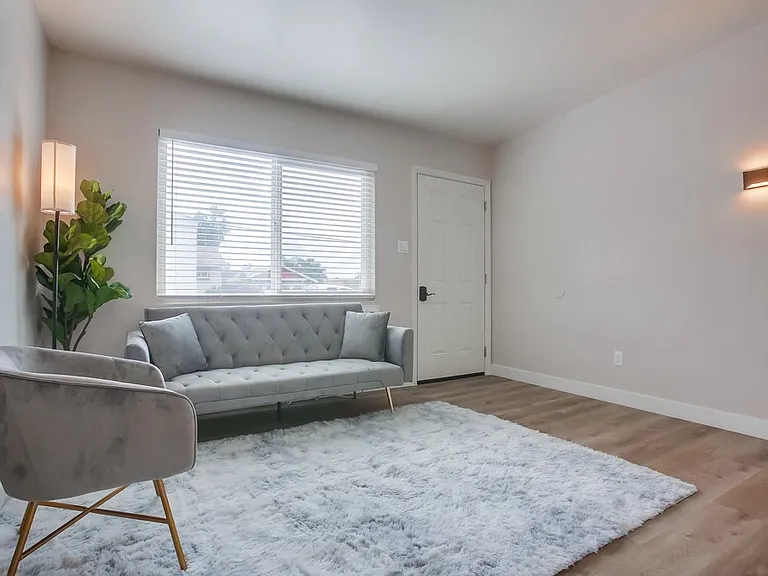 242 California Ave #242 — Photo 6