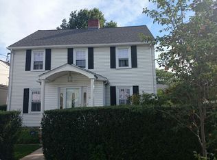 207 Manthorne Rd, West Roxbury, MA 02132