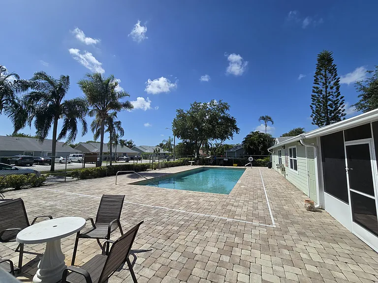 1530 Royal Forest Ct — Photo 45
