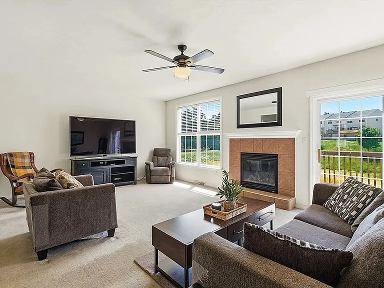 10565 Cherry Grove Ct — Photo 7