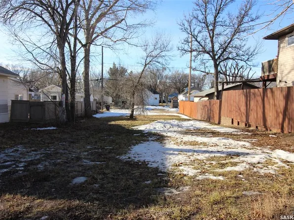 347 4th STREET E, Shaunavon, SK S0N 2M0