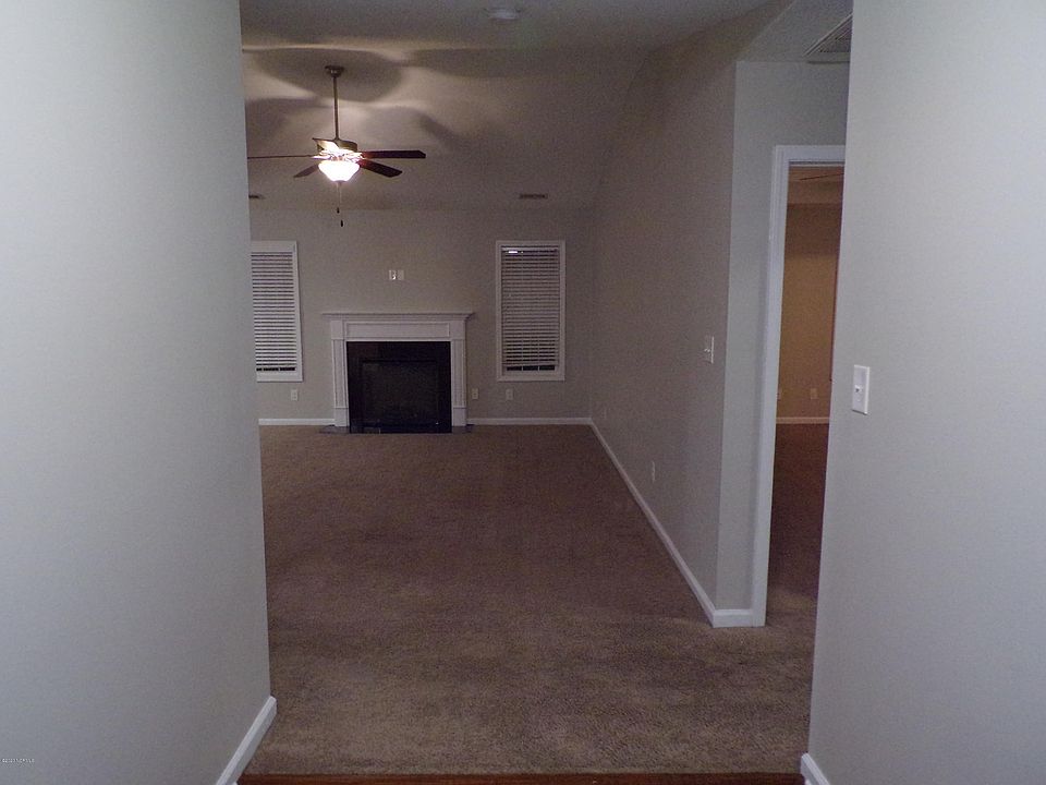 1st image of 147 Cavalier Dr