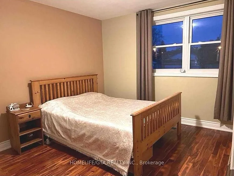 23 Benfrisco Cres — Photo 10