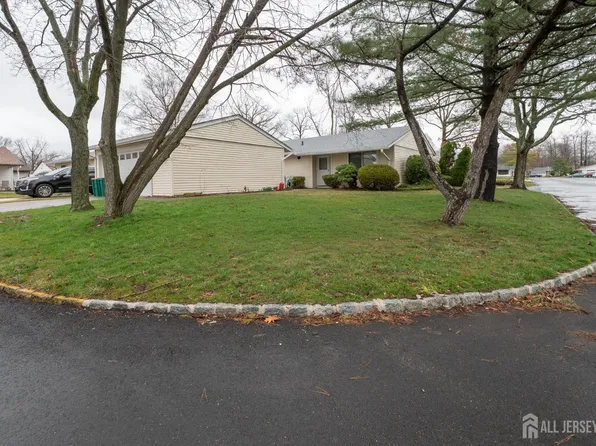 264B Crosse Dr, Monroe Township, NJ 08831