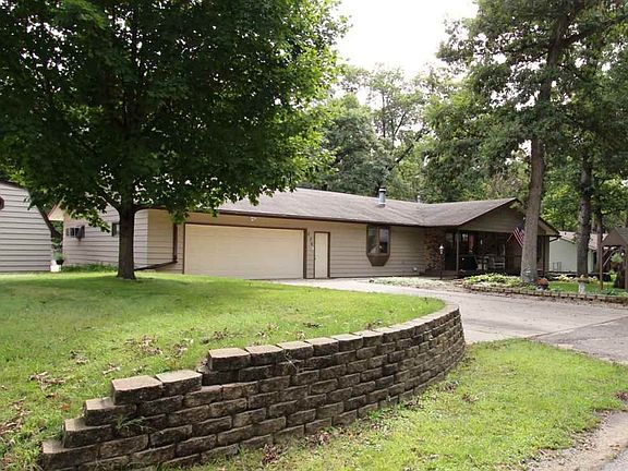 3rd image of 236 Oakwood Dr