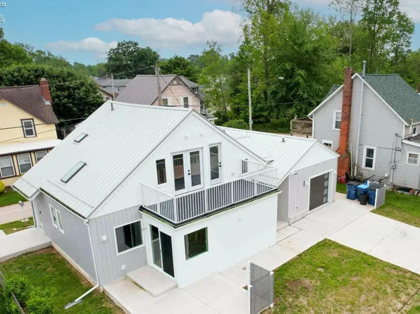 27 Oakwood Ave, Huron, OH 44839