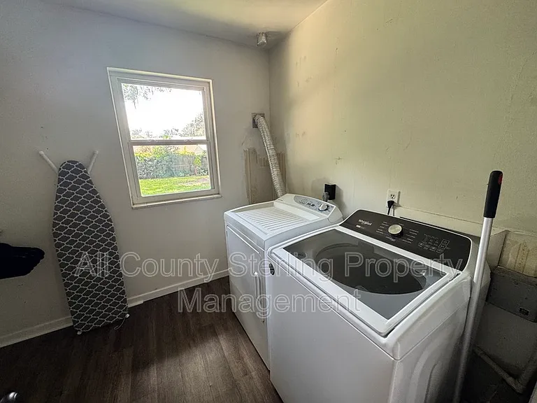 353 SE Olustee Ave — Photo 7