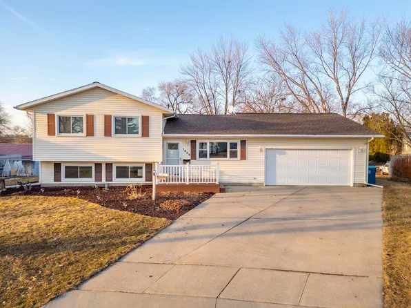 1906 Coachman Dr, Waterloo, IA 50701