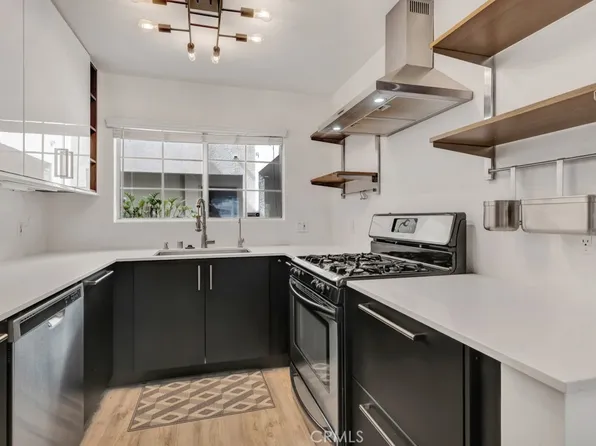 5550 Owensmouth Ave APT 104, Woodland Hills, CA 91367