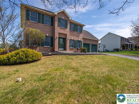 3rd image of 1465 Deer Path Rd