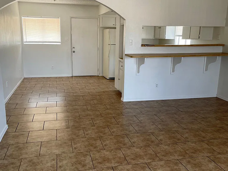 3544 Gloria Ave — Photo 4