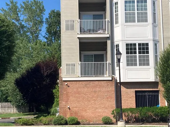 4127 Cory Ln, Elmwood Park, NJ 07407