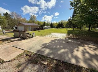 N6414 Oak Ridge Ct, Shawano, WI 54166