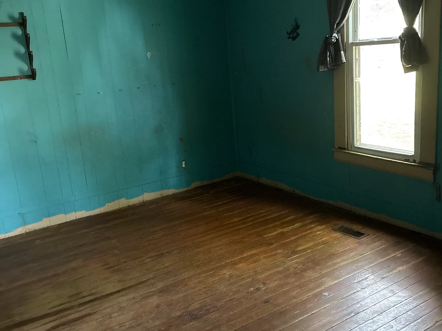 3 bed, $999 — Photo 2