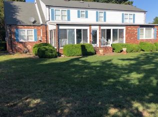 636 Painter Point Rd, Kilmarnock, VA 22482