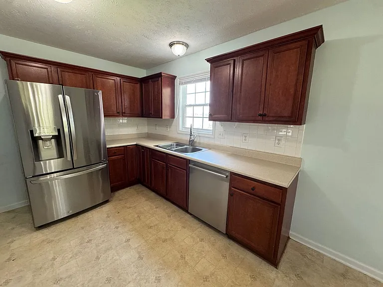 665 Americana Dr — Photo 8